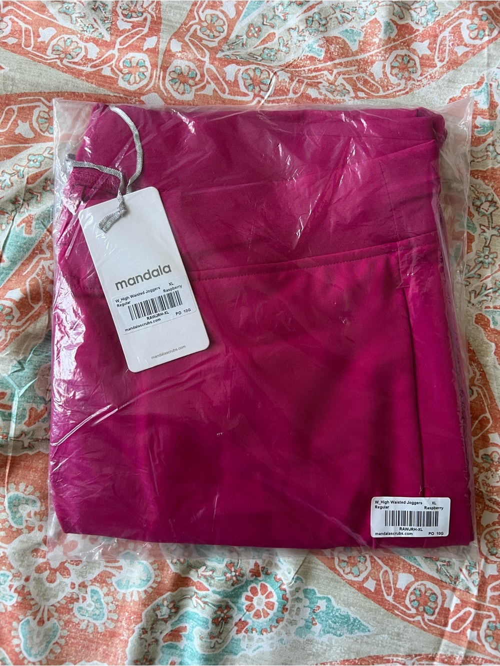 NWT Mandala Raspberry Scrub Set - Picture 8 of 10